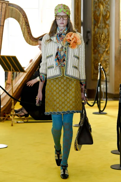 Look 67